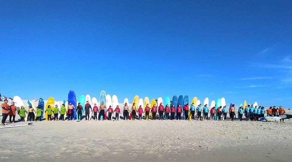 Furadouro Surf Camp Villa โอวาร์ ภายนอก รูปภาพ