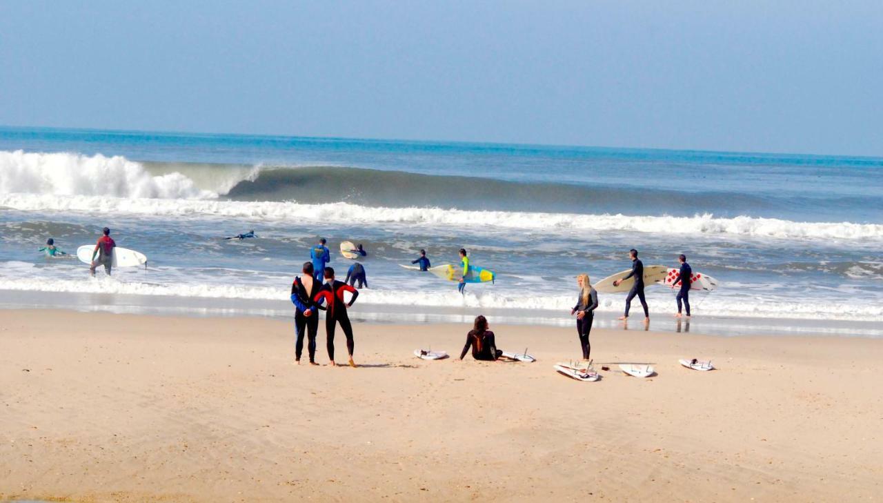 Furadouro Surf Camp Villa โอวาร์ ภายนอก รูปภาพ