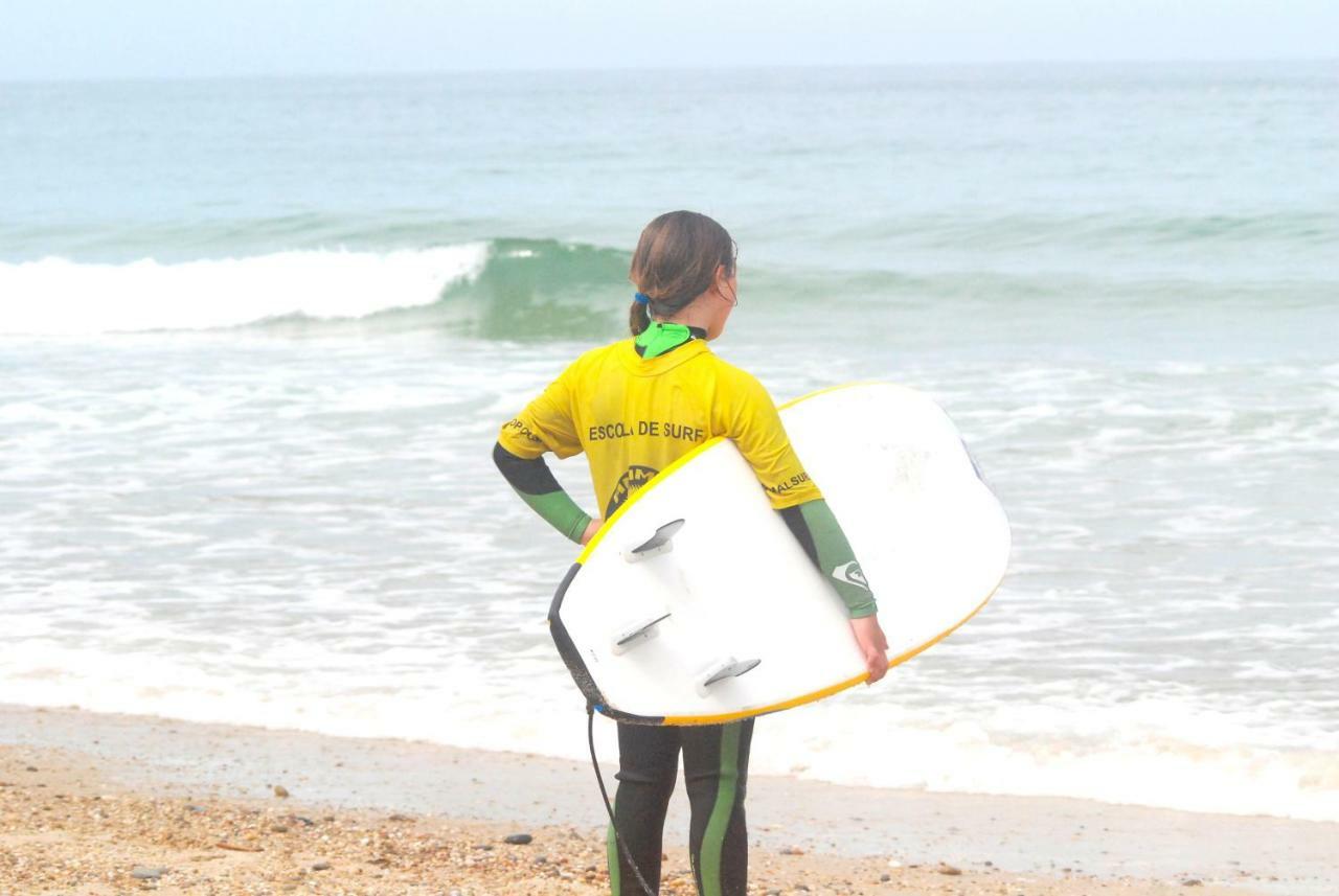 Furadouro Surf Camp Villa โอวาร์ ภายนอก รูปภาพ